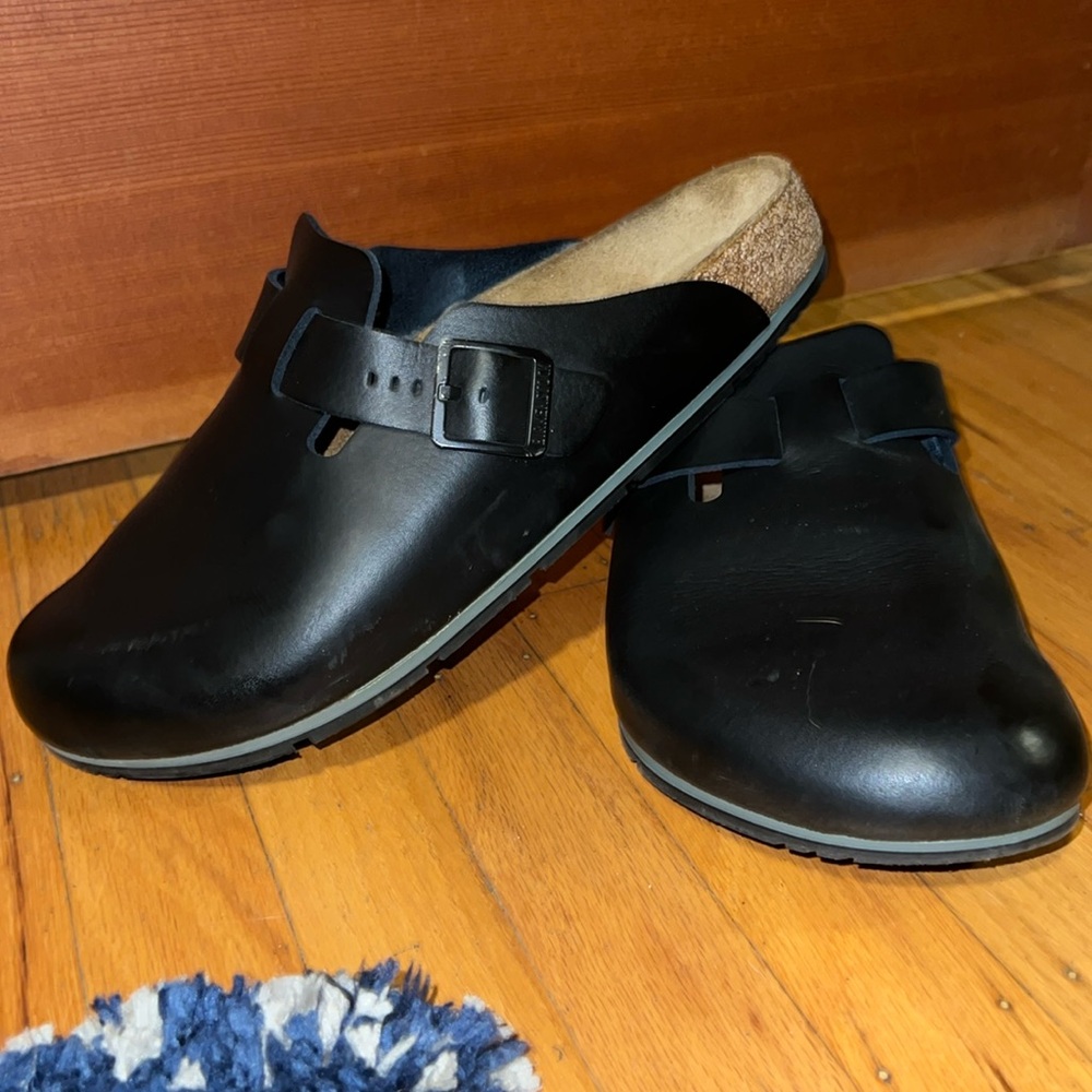 Hardly warn men’s leather Birkenstock’s (Non-Slip)